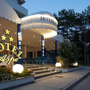 https://hotel-villa-aspe.hotelinveneto.com